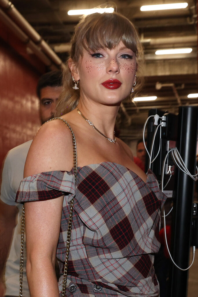 Taylor Swift arrives prior to a game between the Kansas City Chiefs and the New Orleans Saints at GEHA Field at Arrowhead Stadium on October 07, 2024 in Kansas City, Missouri.