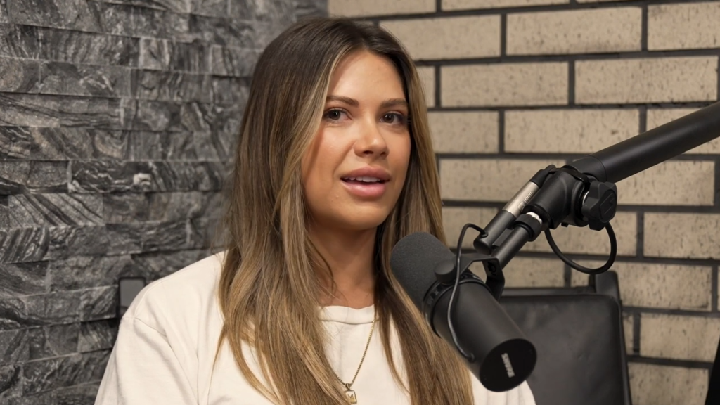 Demi Engemann with a mic.