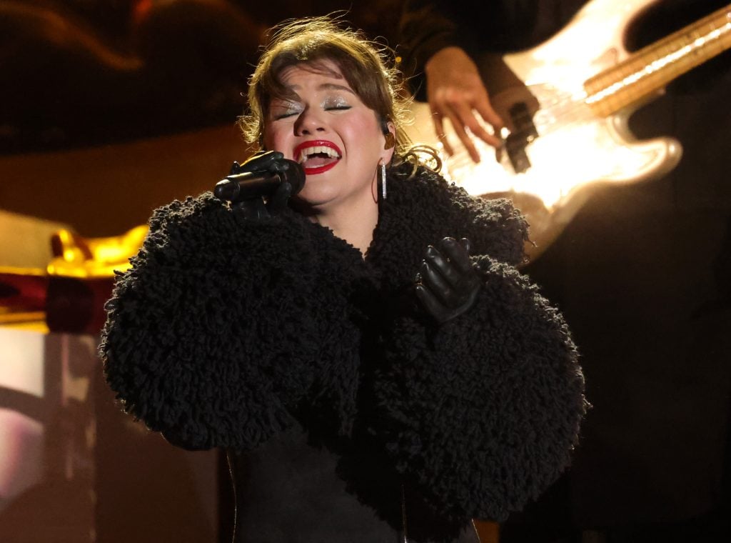 Kelly Clarkson on December 4, 2024.