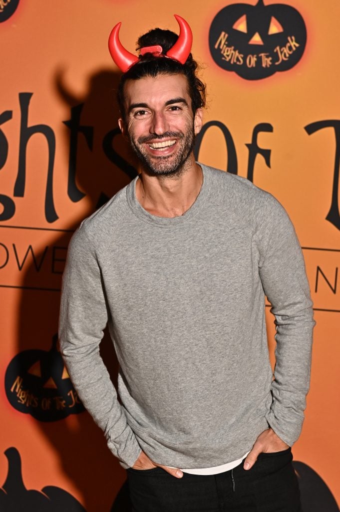 Justin Baldoni wears devil horns on October 8, 2022.