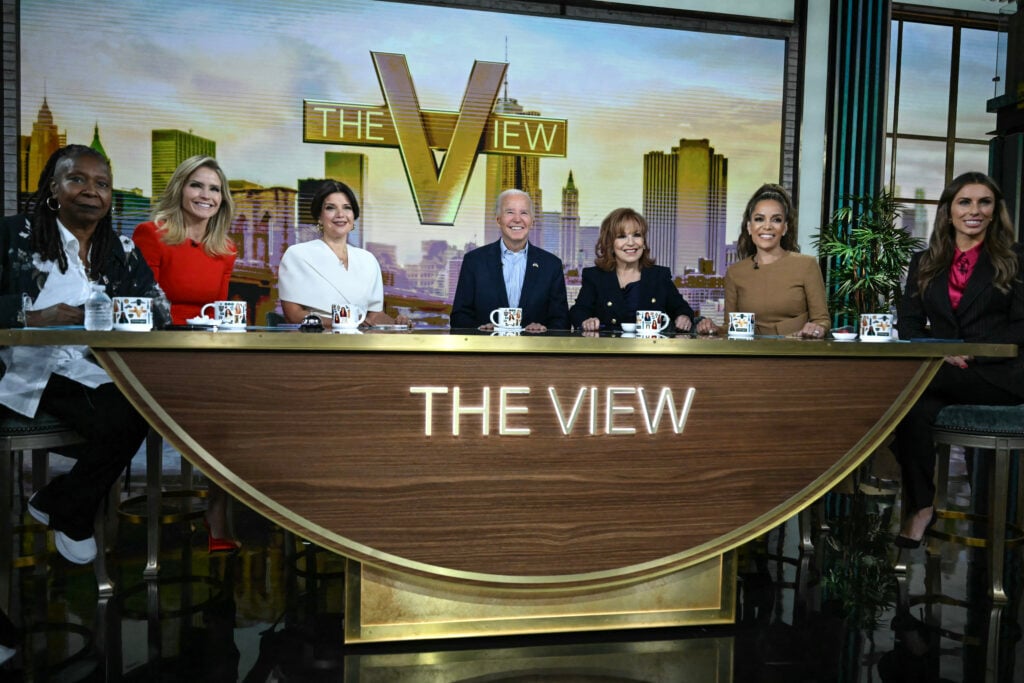US President Joe Biden (C) attends a live interview on ABC's The View in New York on September 25, 2024. The hosts (L-R) are Whoopi Goldberg, Sara Haines, Ana Navarro, Joy Behar, Sunny Hostin, and Alyssa Farah Griffin.  US President Joe Biden (C) attends a live interview on ABC's The View in New York on September 25, 2024. The hosts (L-R) are Whoopi Goldberg, Sara Haines, Ana Navarro, Joy Behar, Sunny Hostin, and Alyssa Farah Griffin.