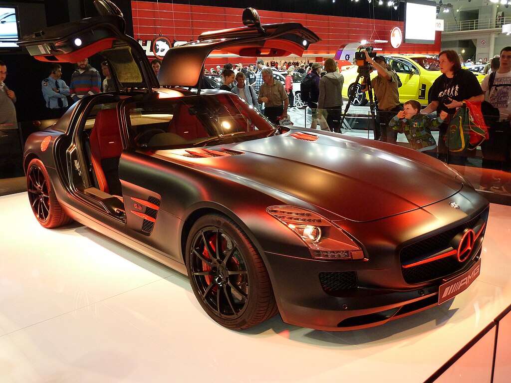 1024px-2010_Mercedes-Benz_SLS_AMG_%28C_197%29_Blackbird_coupe_%282010-10-16%29_02.jpg
