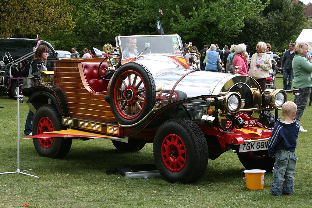 1024px-Chitty_Chitty_Bang_Bang_car.jpg