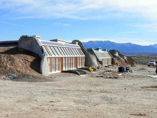 earthship-biotecture.jpg