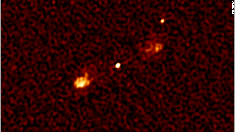 160717144742-meerkat-telescope-03-exlarge-169.png