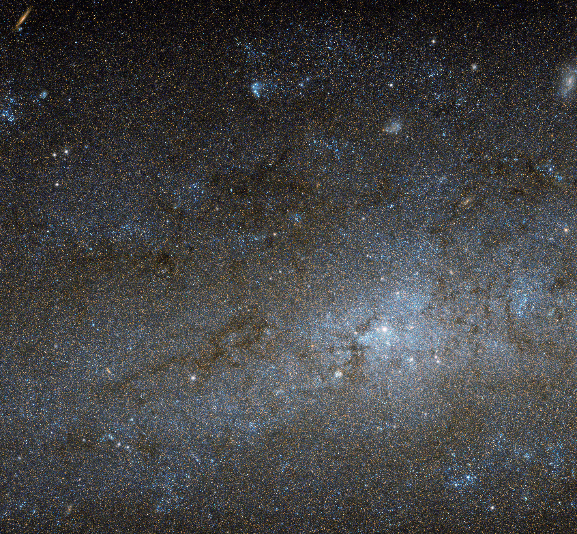 NGC247_2000x1853.jpg