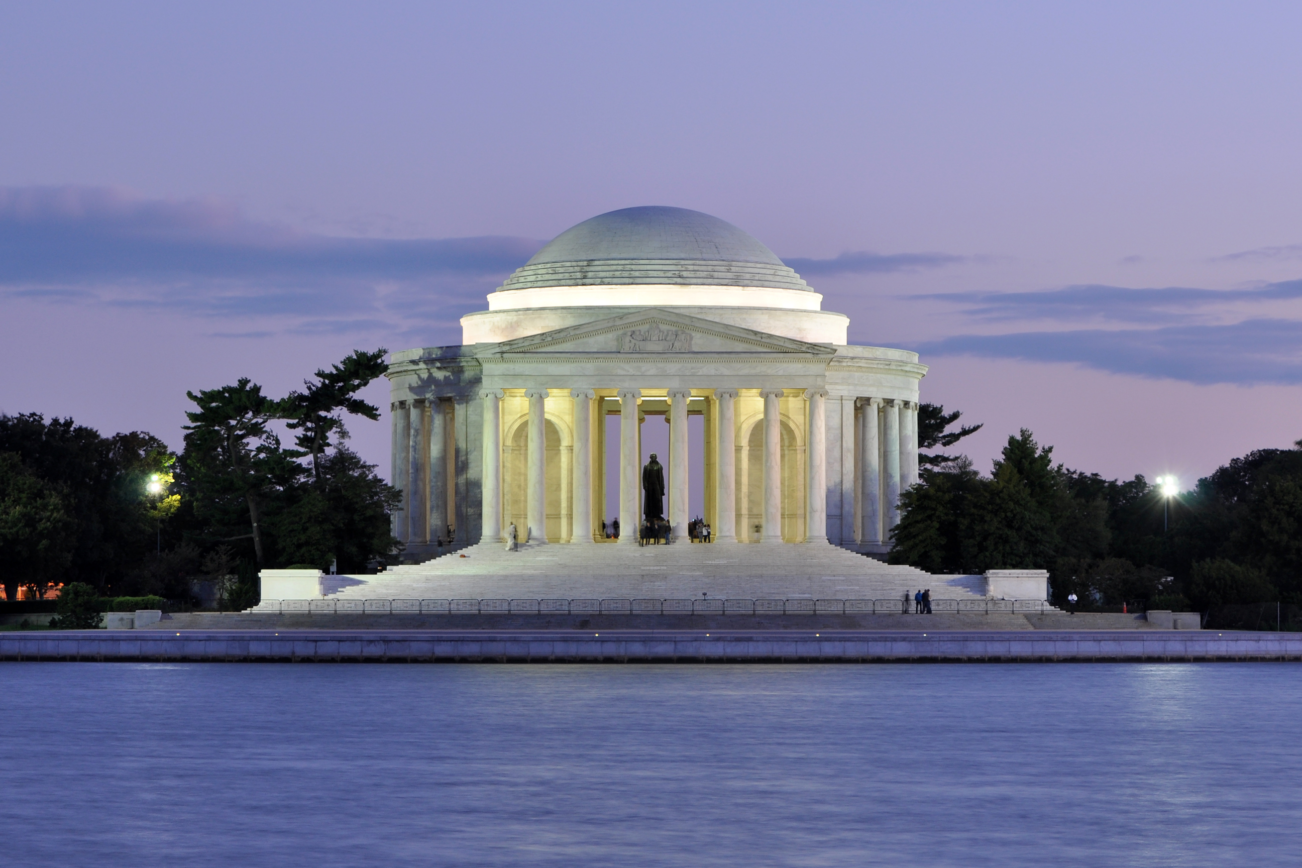 Jefferson_Memorial_At_Dusk_1.jpg