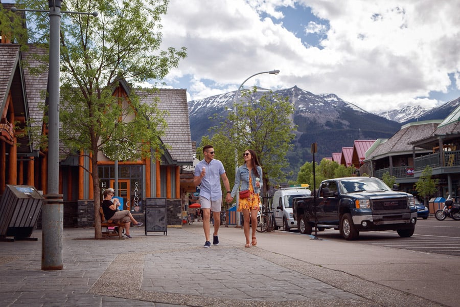 Shopping-in-Jasper.jpg