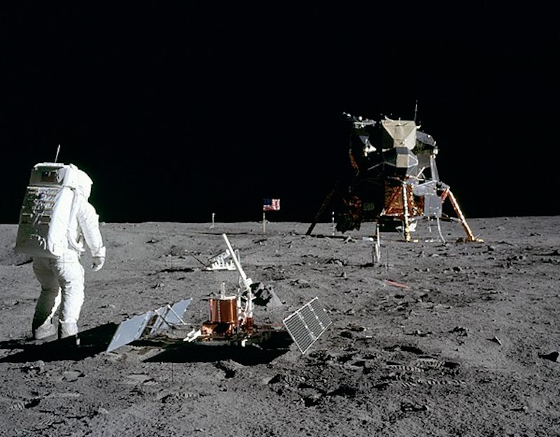 moon-landing-apollo.jpg